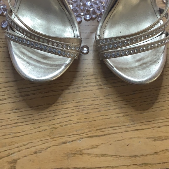 Heels - Picture 2 of 4